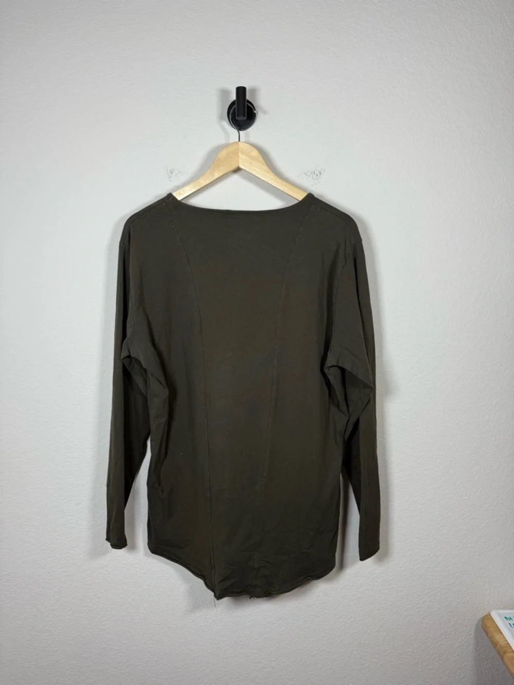 Alphalete Mens Olive Long Sleeve Performance T Shirt Athletic Gym Size L